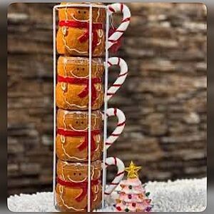 NEW - Gingerbread Man Stackable Stoneware Mug Set with Metal Caddy. NWT